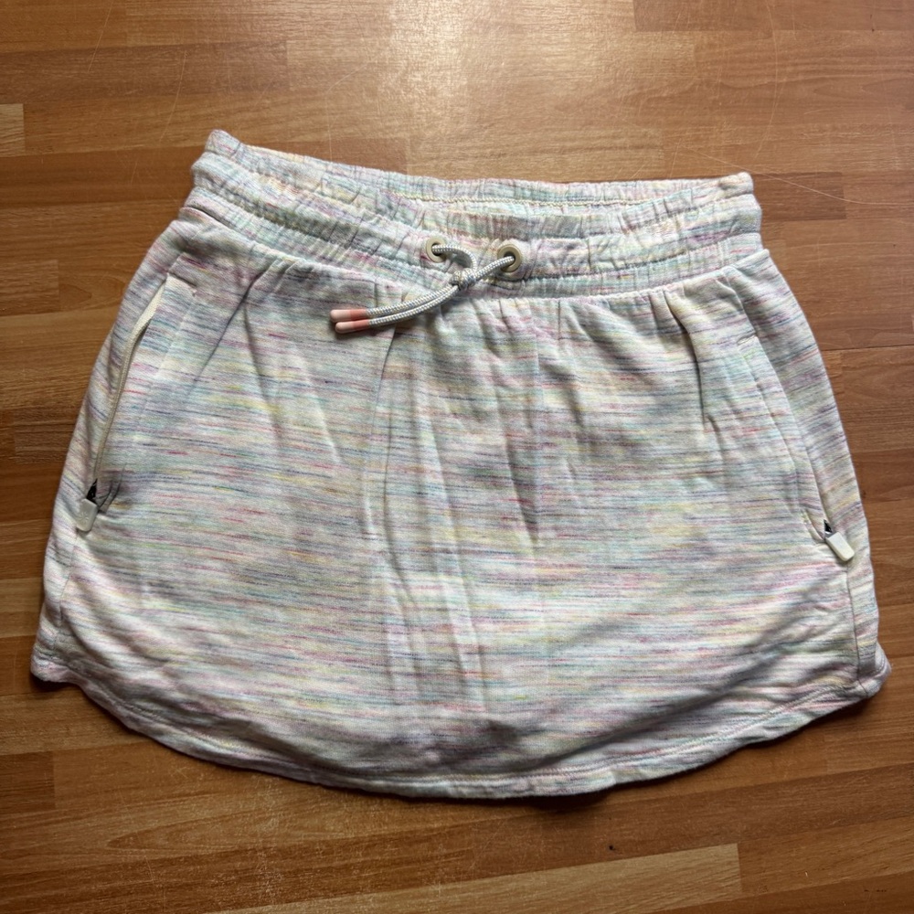 Athleta girl skort, size 7, gray/chasing rainbows